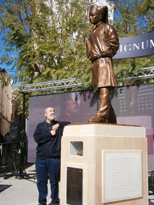 monumento santero santería lucena   